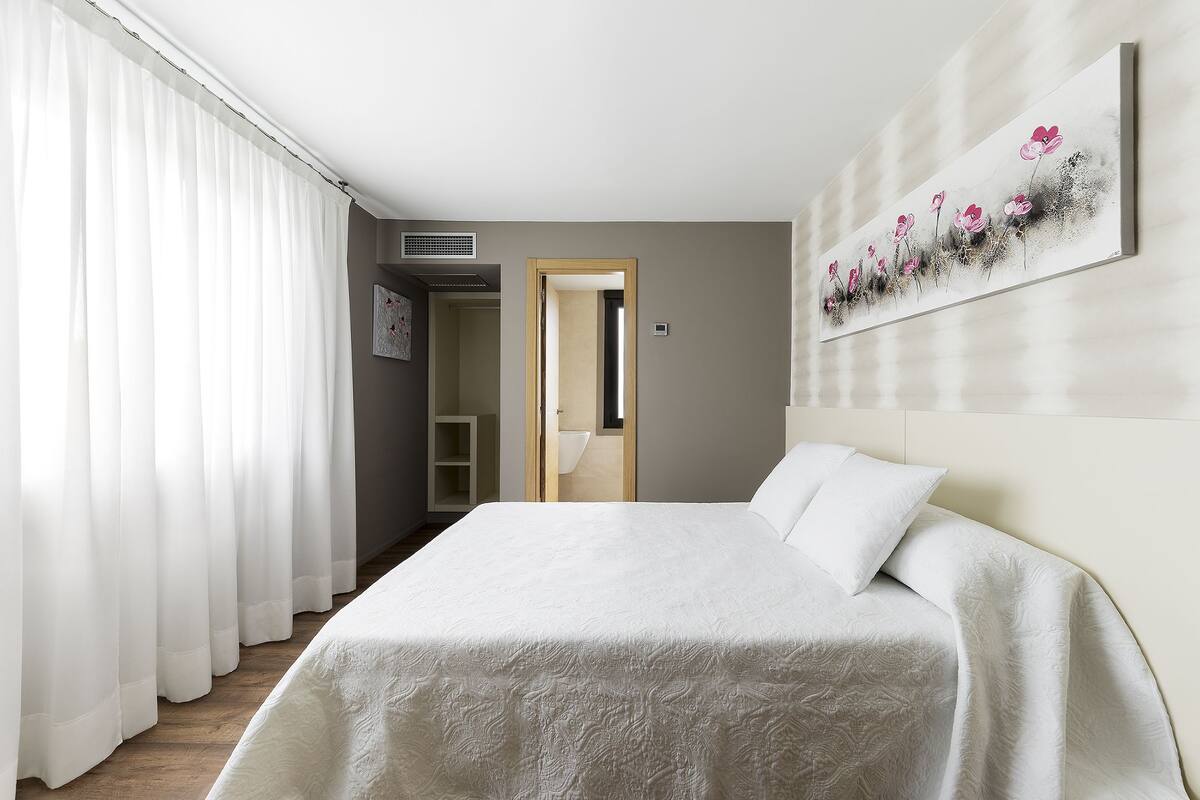 In-room safe, desk, cribs (free), rollaway beds (surcharge)