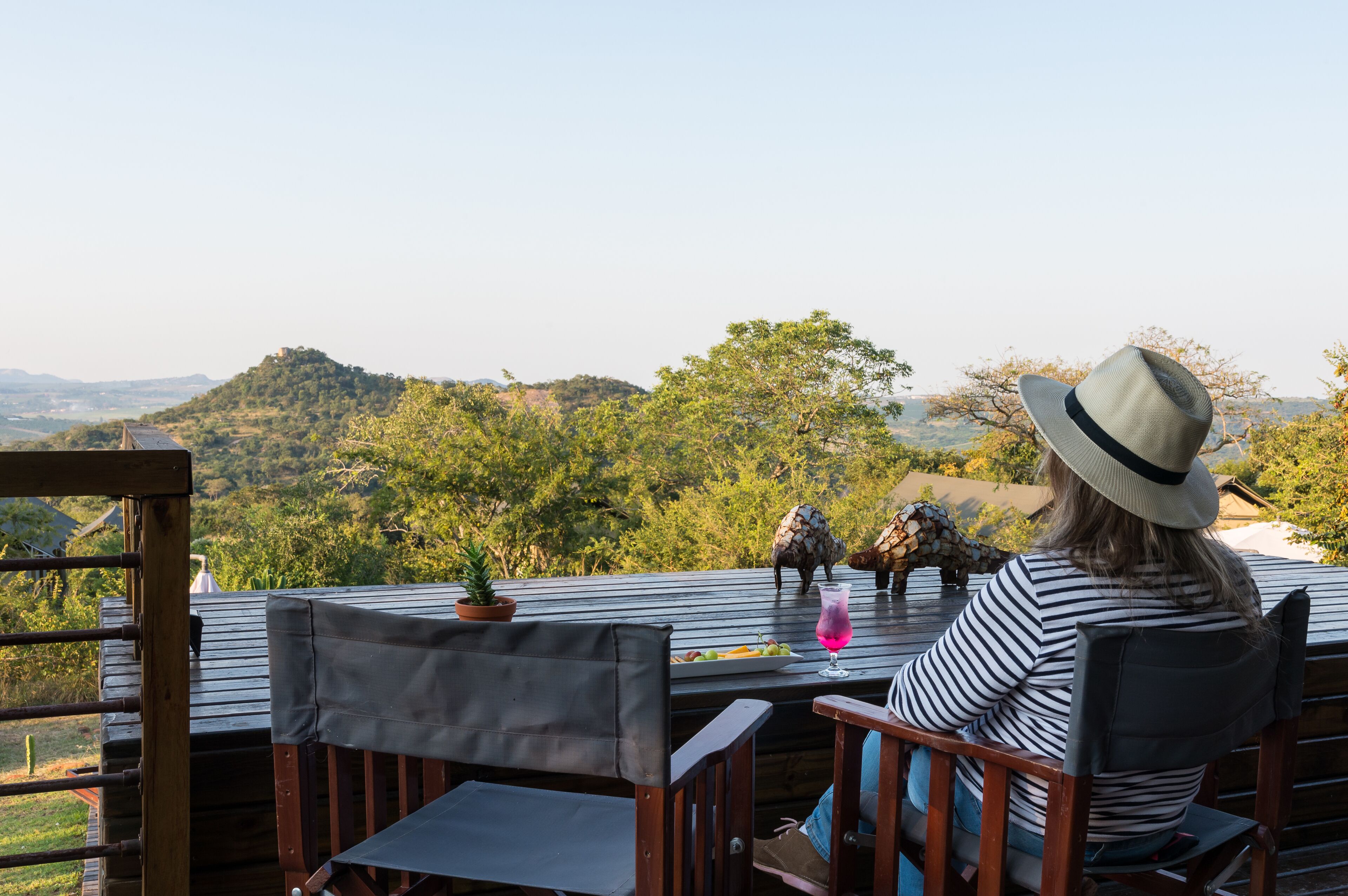 Breakfast, lunch, dinner served; local and international cuisine 