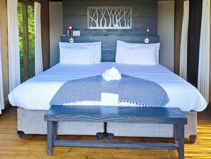 Luxury-Zelt | Hochwertige Bettwaren, Pillowtop-Betten, Minibar, Verdunkelungsvorhänge