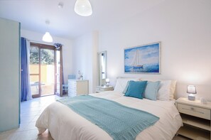 1 quarto, cofres nos quartos, ferros/tábuas de passar roupa