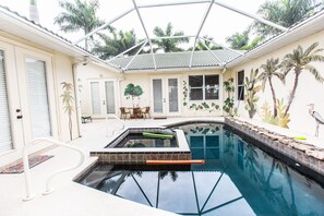 Outdoor pool, a heated pool - Stunning Lake View Pool Villa with SPA and Heated Pool<br>  (Cape Coral)