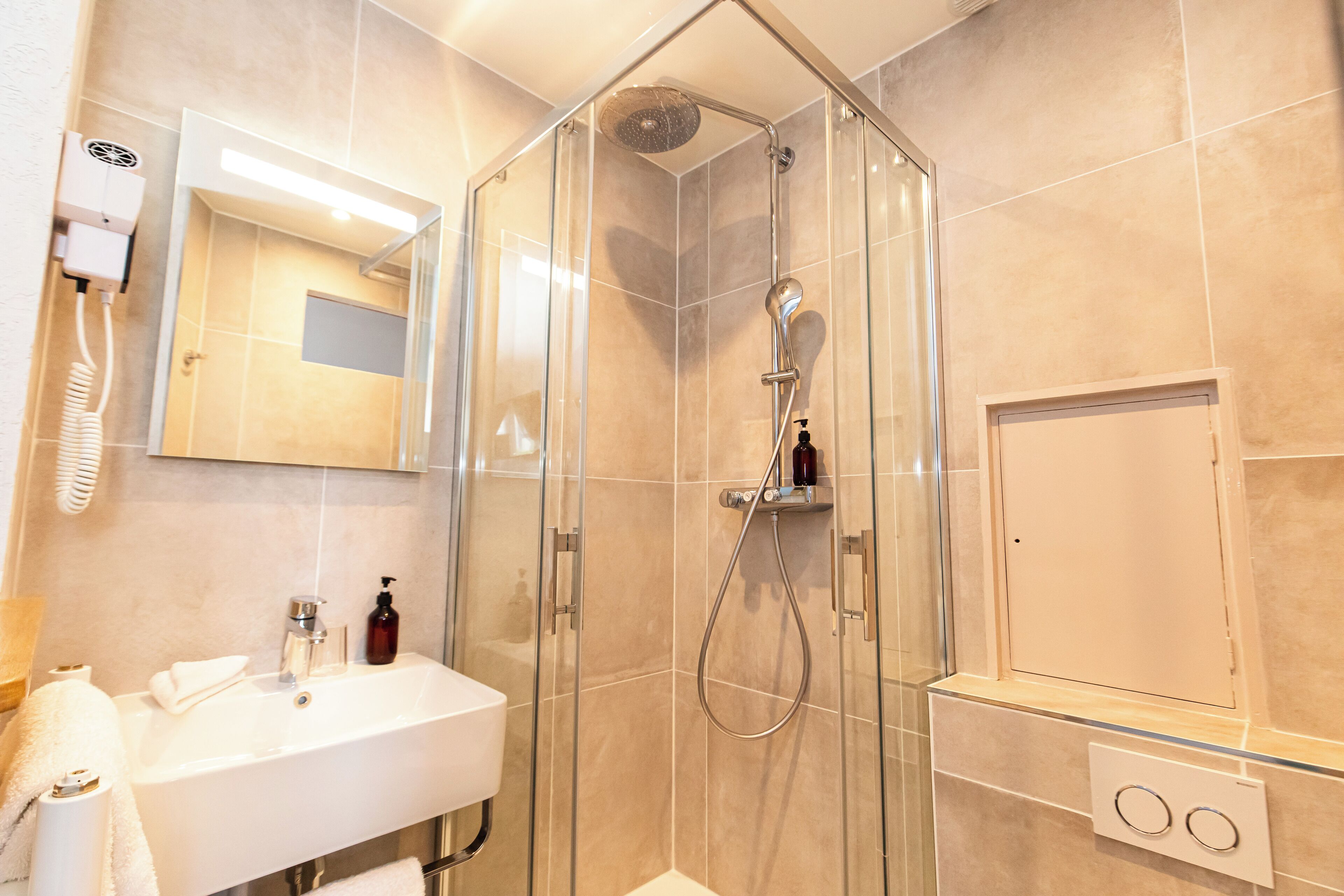 comfort room | 2 bedrooms, premium bedding, in-room safe, individually decorated