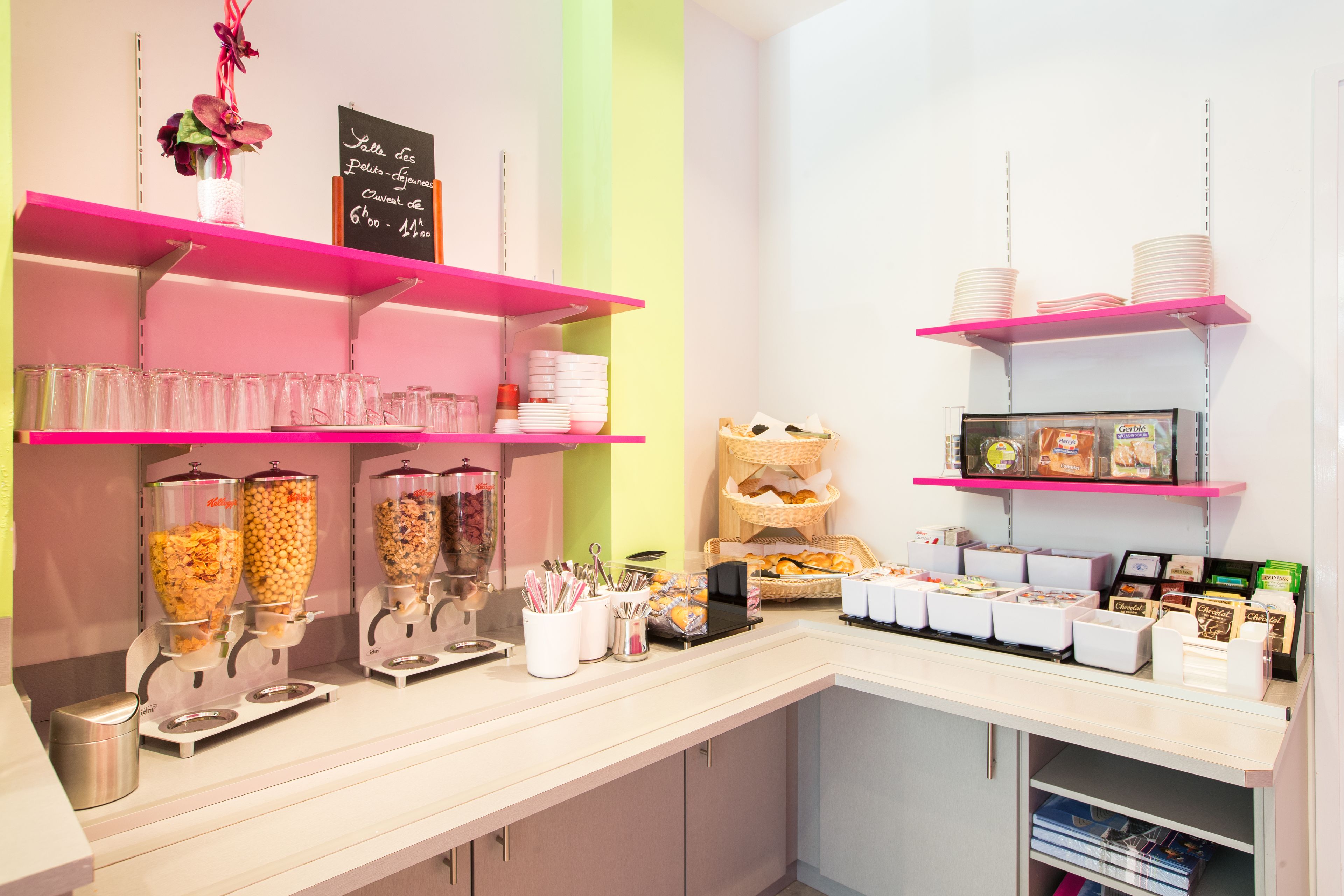 daily buffet breakfast (eur 14 per person)