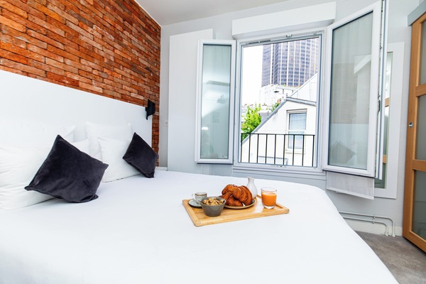 1 bedroom, premium bedding, in-room safe, desk