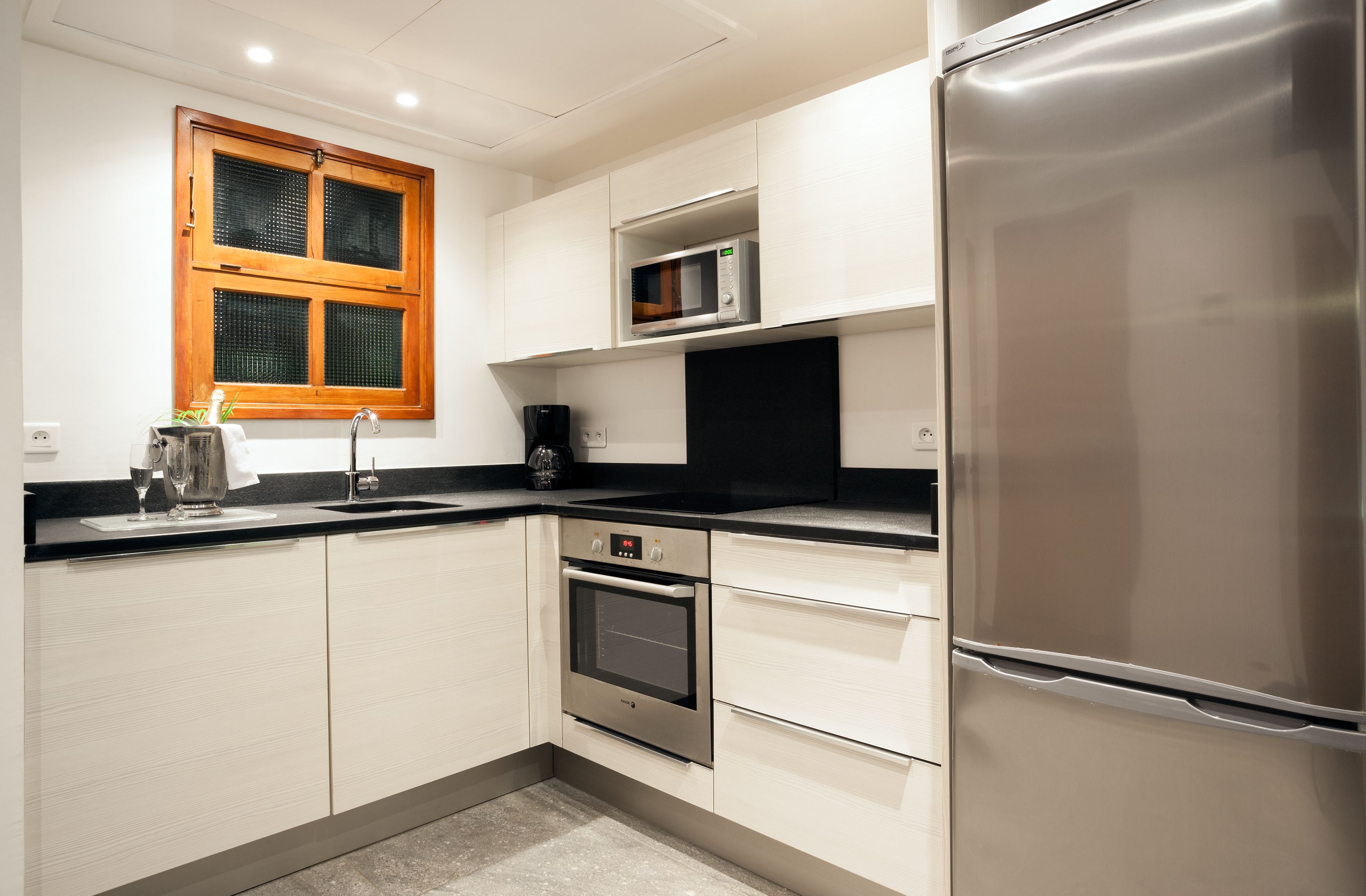 grand loft | private kitchen | full-sized fridge, microwave, oven, stovetop