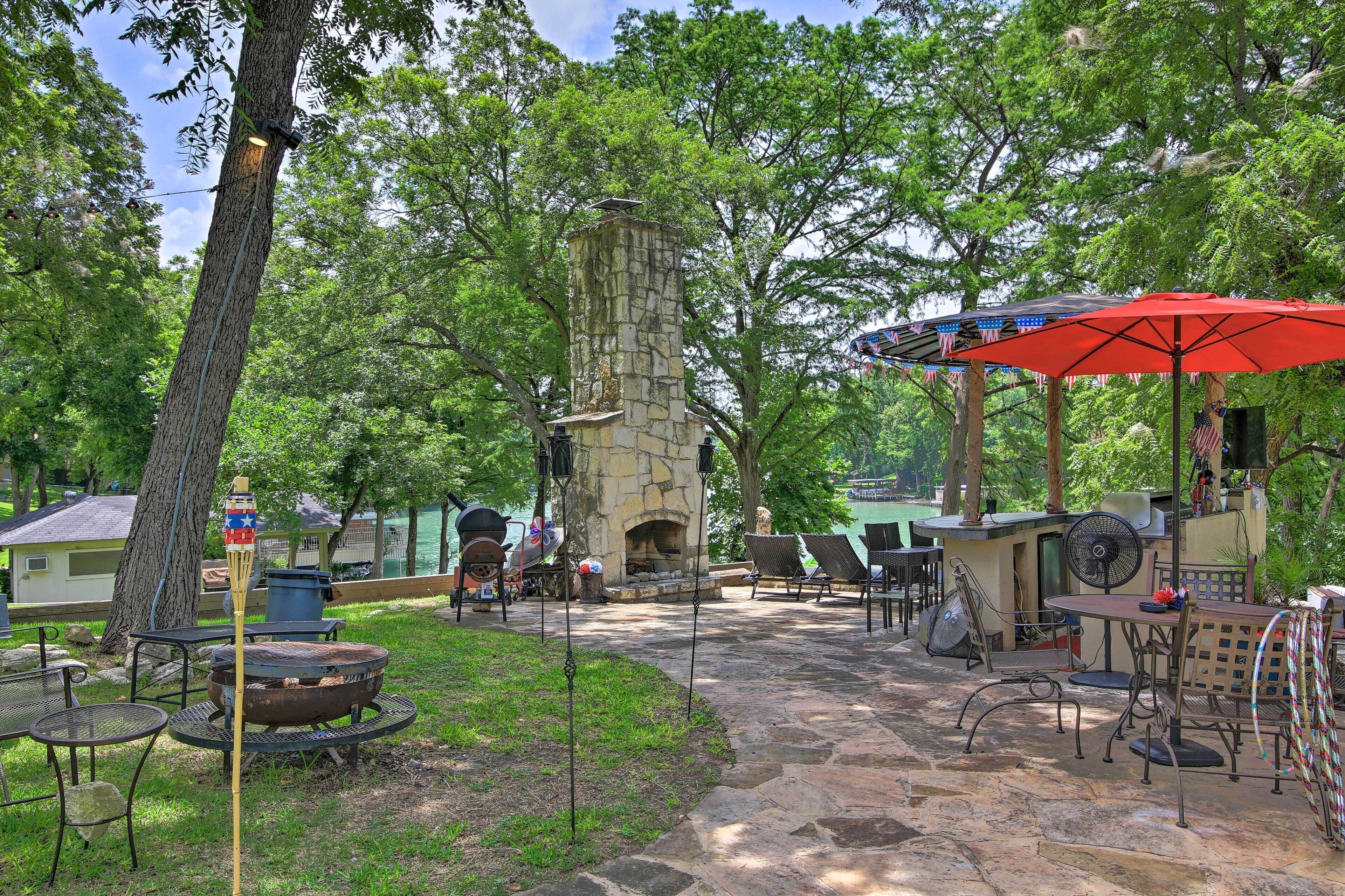 Patriotic Seguin Home w/ Outdoor Entertainment