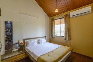 3 bedrooms - Lake View Holiday Villa 3 Bed RM nr Sula wine yard (Nashik)