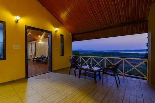 Lake View Holiday Villa 3 chambres RM nr cave à vin Sula