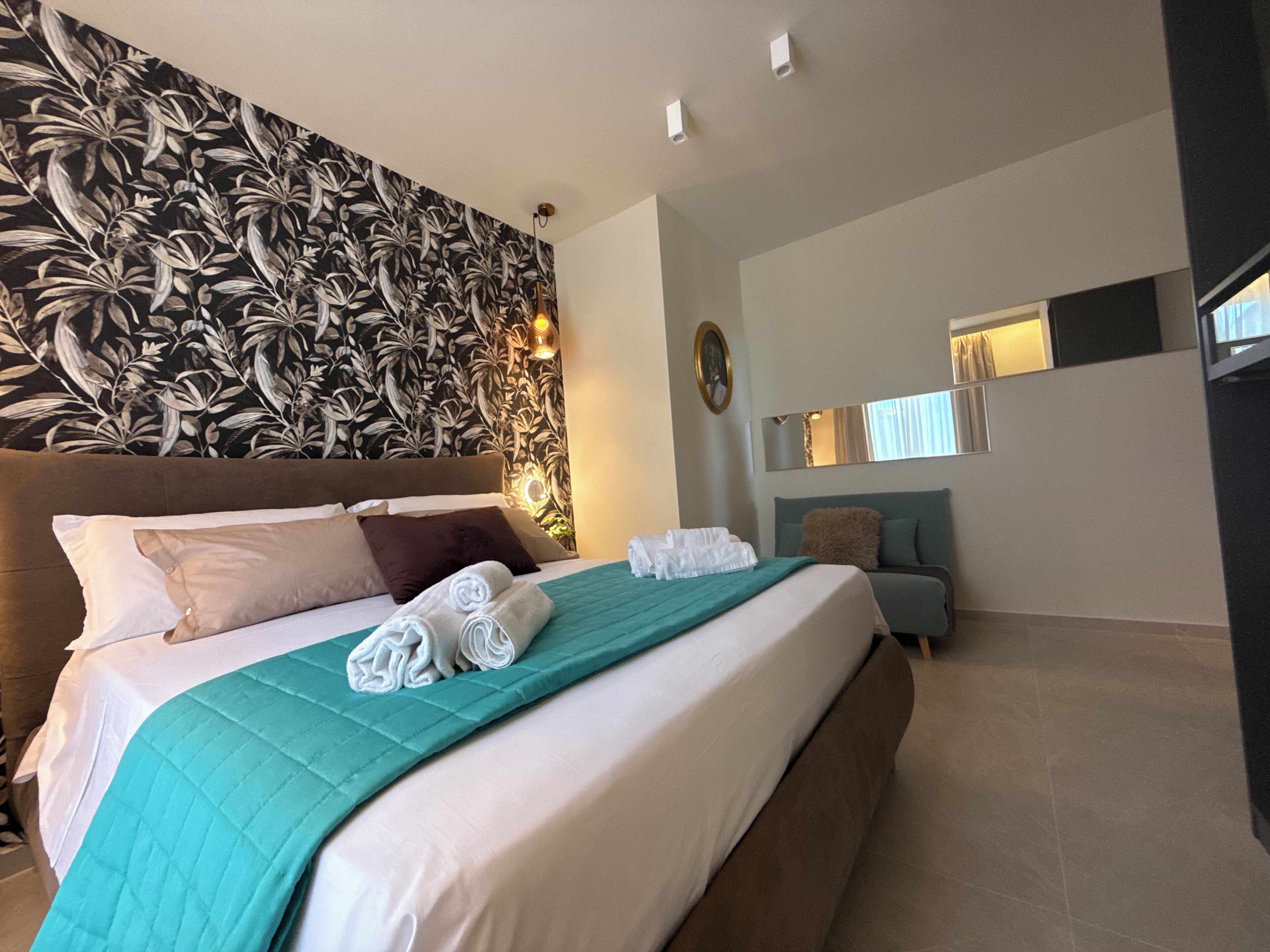 3 bedrooms, in-room safe, iron/ironing board, free WiFi
