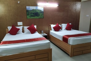 Soundproofing, bed sheets - Hotel Surya Residency Majestic (Bengaluru)