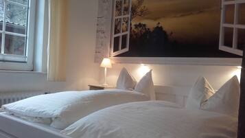 Basic Condo (Schwalbennest) | Hypo-allergenic bedding, down comforters, individually decorated