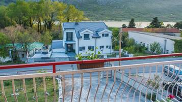 Apartment, 1 Bedroom, Lake View | Balcony view