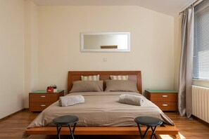 4 dormitorios, tabla de planchar con plancha, cuna de viaje y wifi