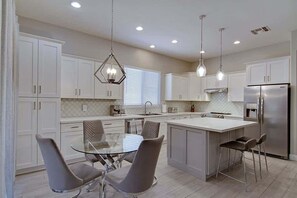 Fridge, microwave, oven, stovetop - Modern Chandler Home – Heated Pool, Golf, Fire Pit (Chandler)