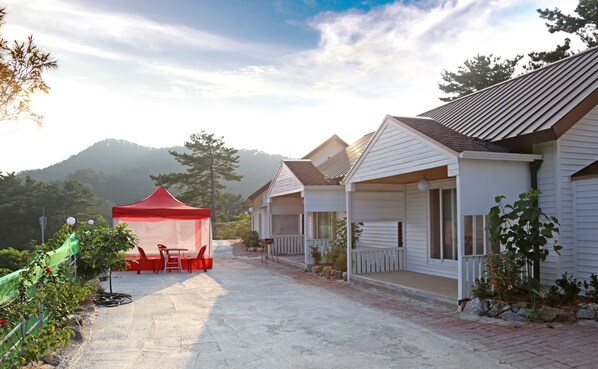 المنشأة من الخارج