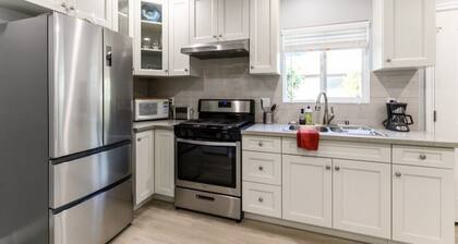 Uusi Standalone Guesthouse Monroviassa / Los Angelesissa. Täydellinen Business Travel