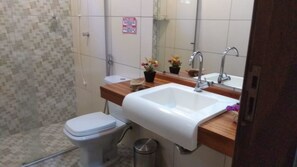 Bathroom - Pousada Beija-Flor (Alto Paraíso de Goiás)