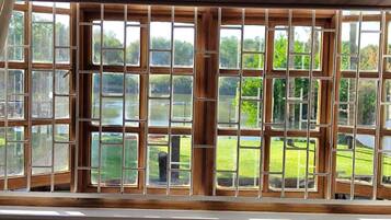 Presidential Room | Free minibar items, in-room safe, desk, soundproofing