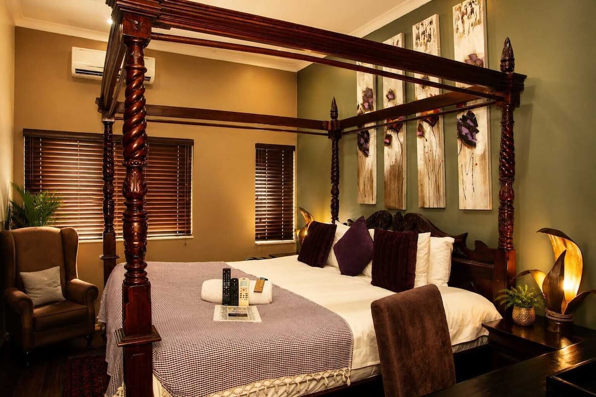 Room (Spa) | Minibar (some free items), in-room safe, desk, soundproofing