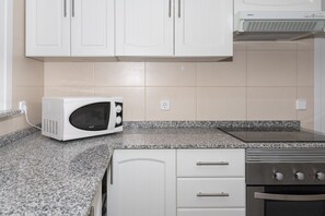 Fridge, microwave, oven, coffee/tea maker