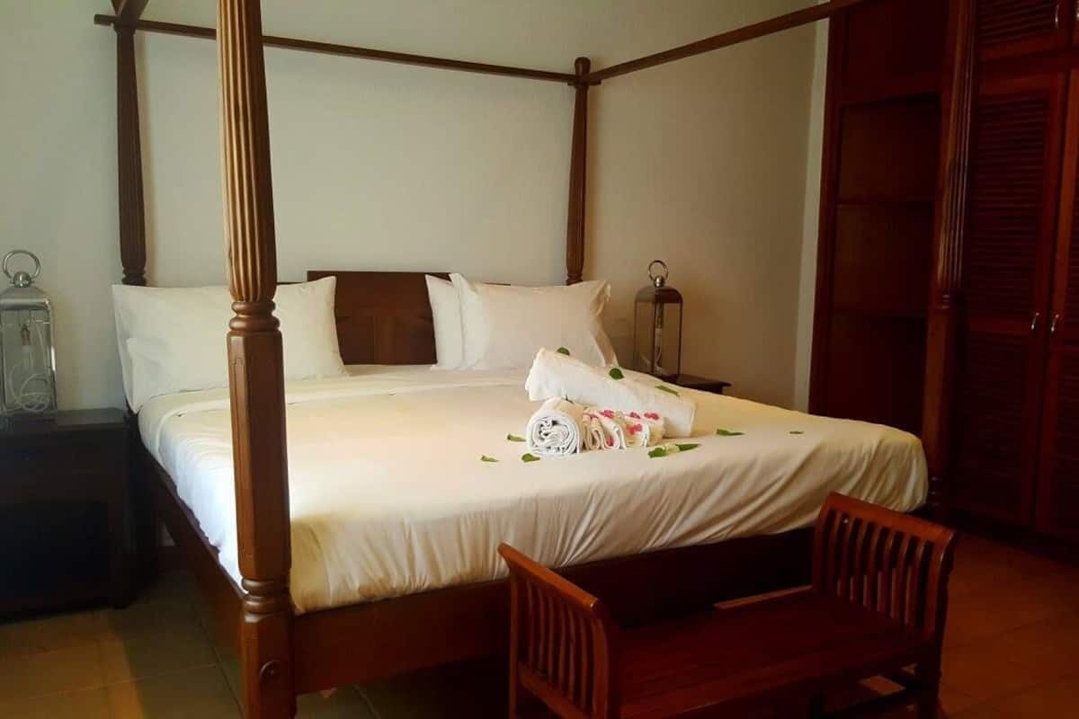 Minibar, sistema de insonorización, wifi gratis y ropa de cama