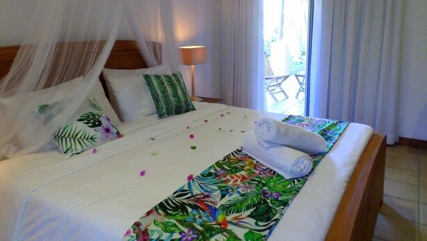 Standard Double Room | Minibar, soundproofing, WiFi (free), bed sheets - Shanti Ghar Guest House (Tamarin)