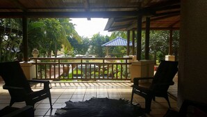 Terrace/patio - Shanti Ghar Guest House (Tamarin)