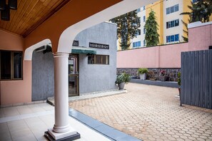 Exterior detail - Ezra boutique villa (Kigali)