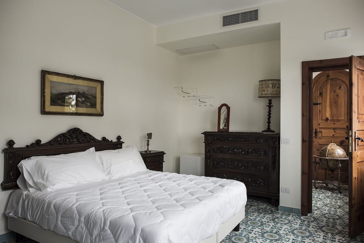 Habitación romántica con 1 cama doble o 2 individuales | 1 dormitorio, ropa de cama de alta calidad, edredones de plumas