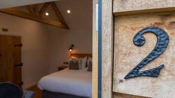 Deluxe Double Room | Egyptian cotton sheets, premium bedding, memory foam beds, minibar