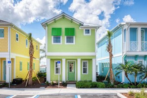 Exterior - Playa Verde Cottage with Private Hot Tub near Disney with Margaritaville Resort. (Kissimmee)