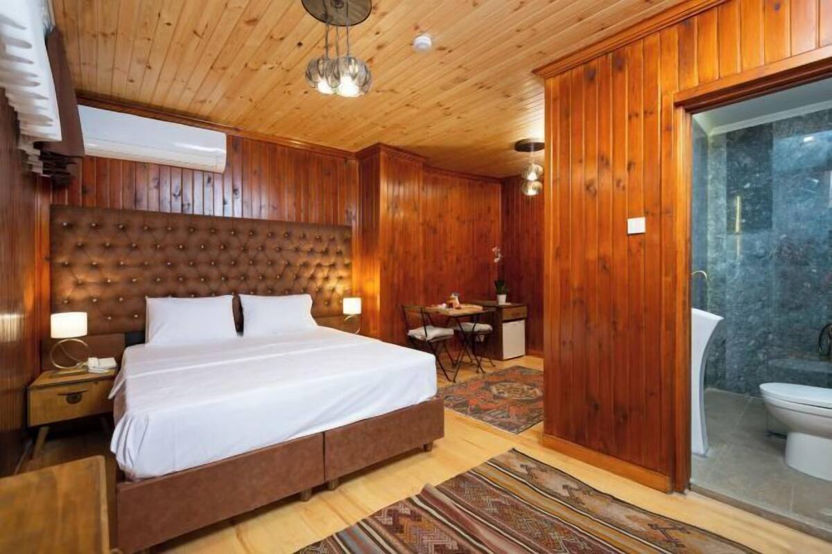Ropa de cama de alta calidad y artículos del minibar gratis 