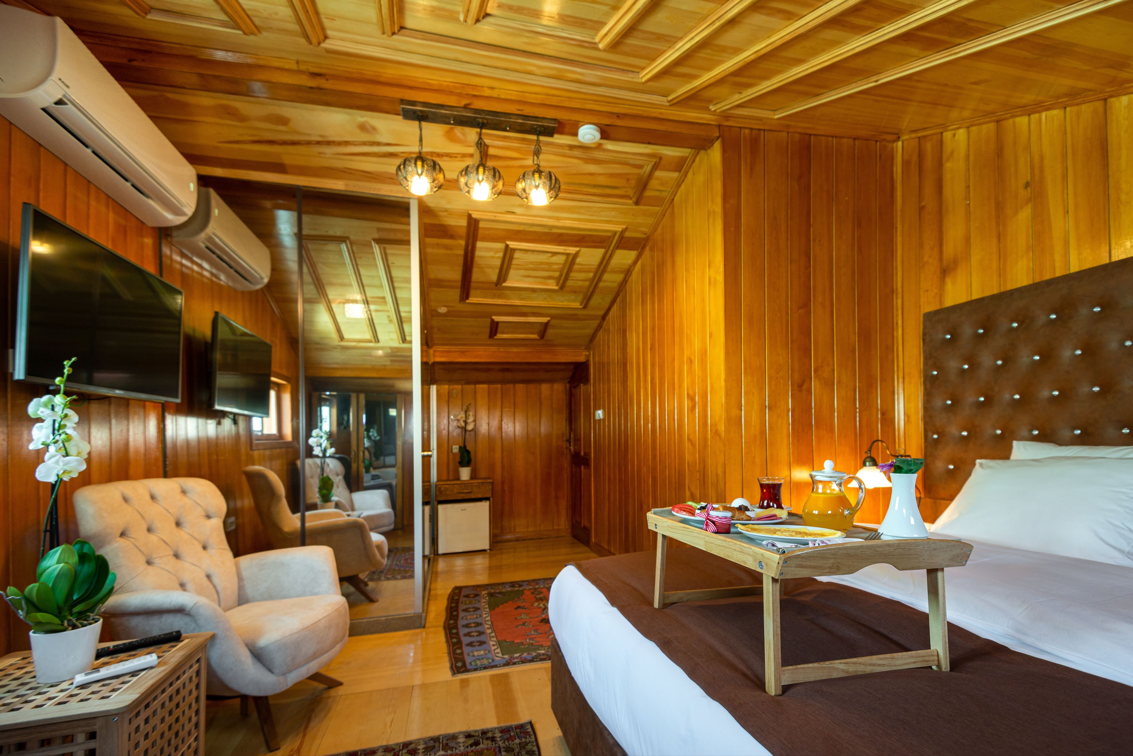 junior room | premium bedding, free minibar items, in-room safe, blackout curtains