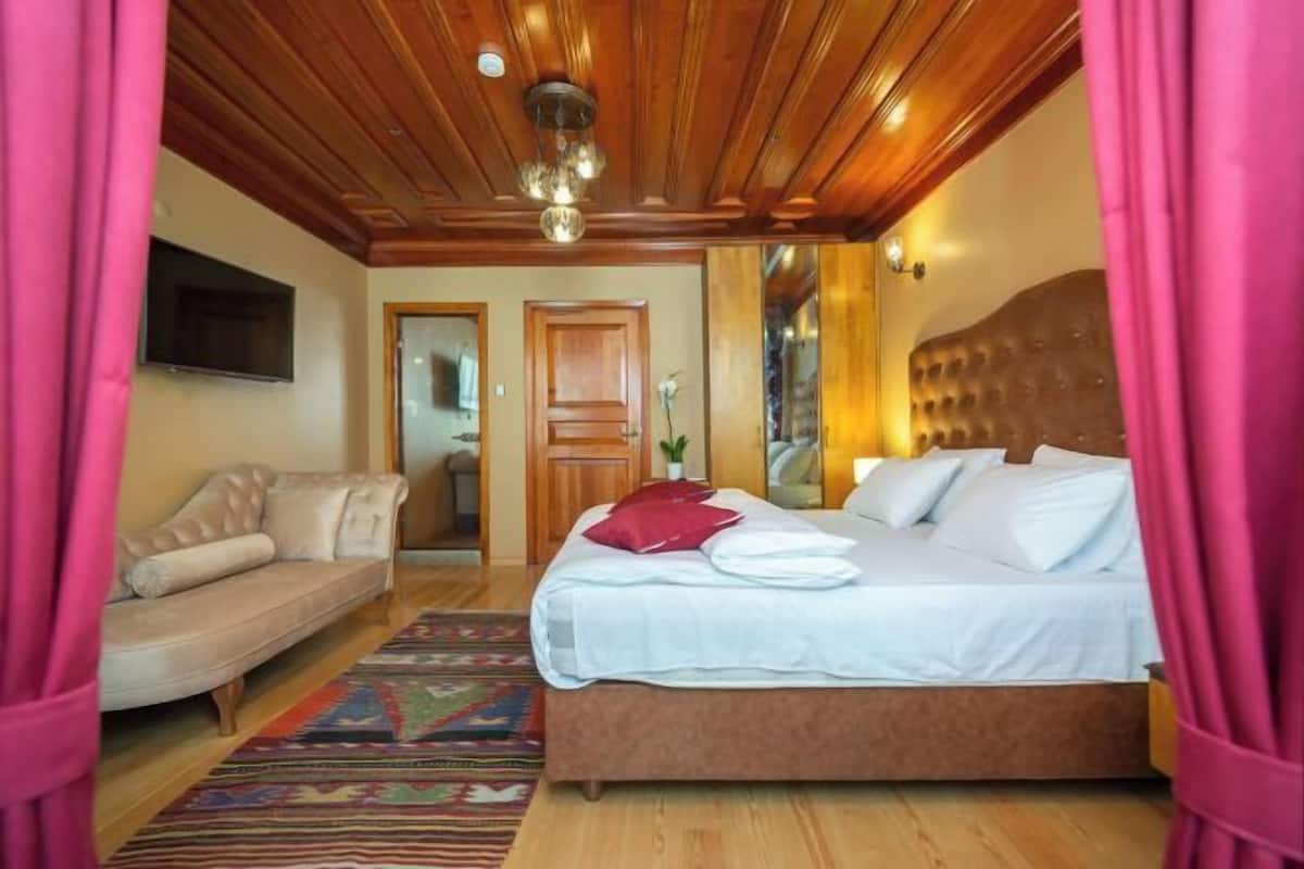 Premium bedding, free minibar items, in-room safe, blackout curtains