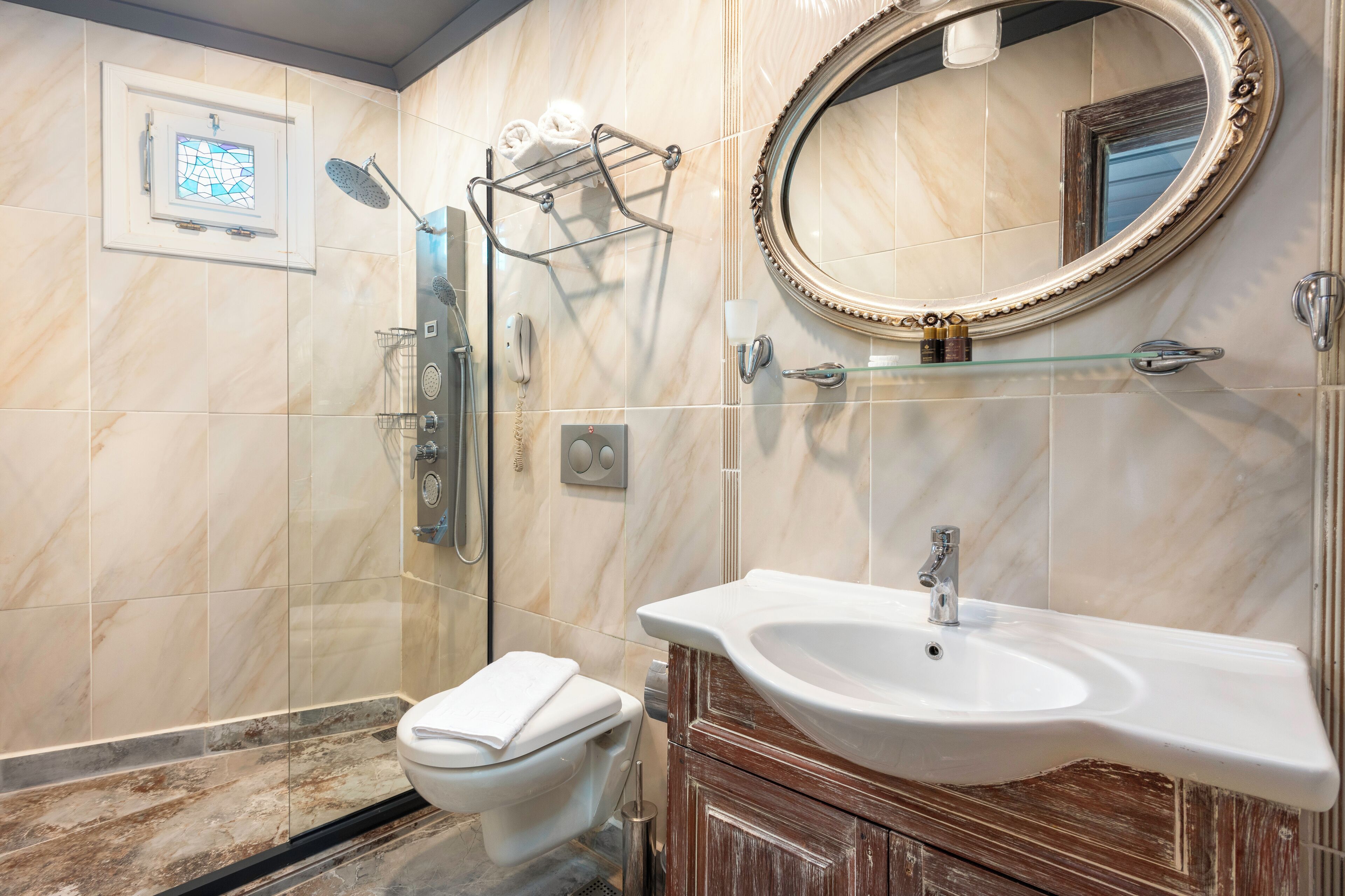 standard double room | bathroom | shower, free toiletries, hair dryer, slippers