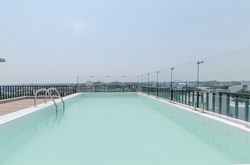 Lovely Business Loft Pool BBQ & Views