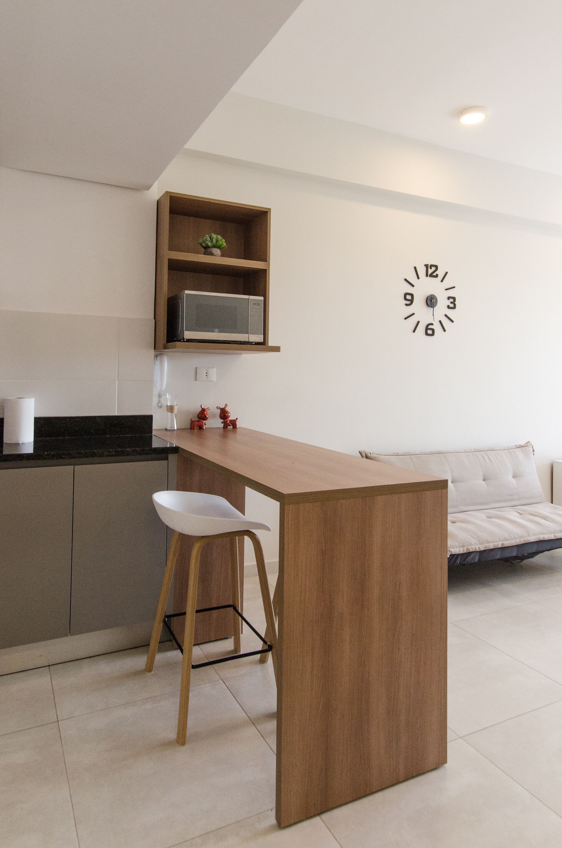 Deluxe Apartment | Private kitchen | Full-sized fridge, microwave, oven, stovetop