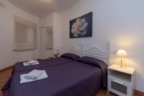 1 chambre, fer et planche à repasser, Wi-Fi, draps fournis