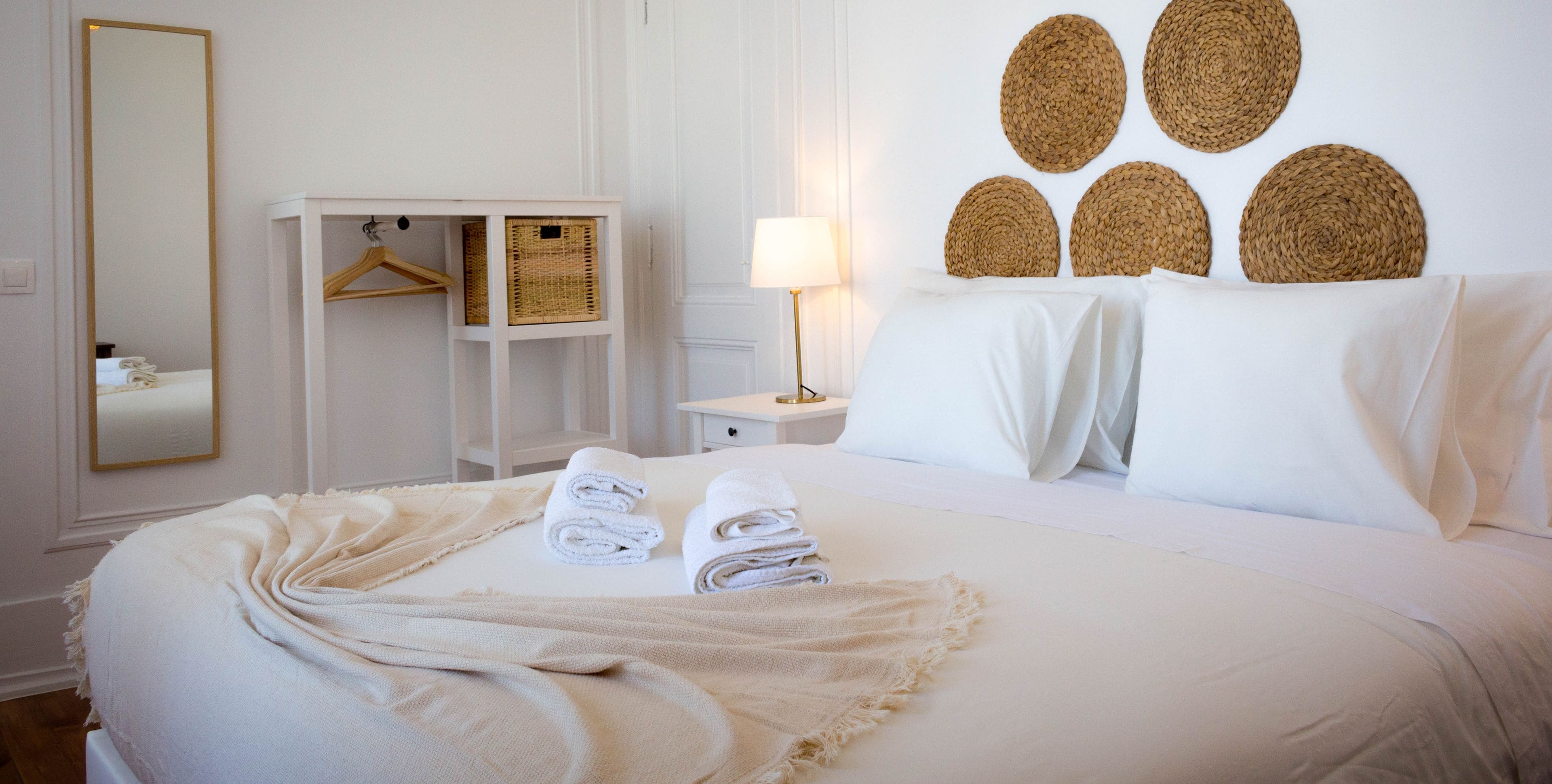 Deluxe Double or Twin Room, Shared Bathroom