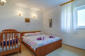 Apartment, 1 Bedroom | 1 bedroom, free cots/infant beds, free WiFi, bed sheets - Apartment Nives (Mali Losinj)