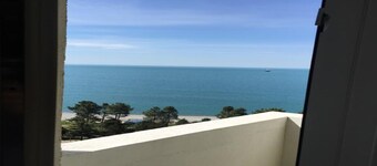 1 Bedroom Apartment with a Beautiful Sea View 