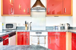 經典公寓 | 私人廚房 | 大型雪櫃/冰箱、微波爐、焗爐、爐具