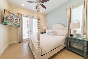 2 chambres, coffres-forts dans les chambres, fer et planche à repasser