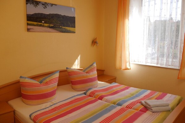 Free WiFi, bed sheets