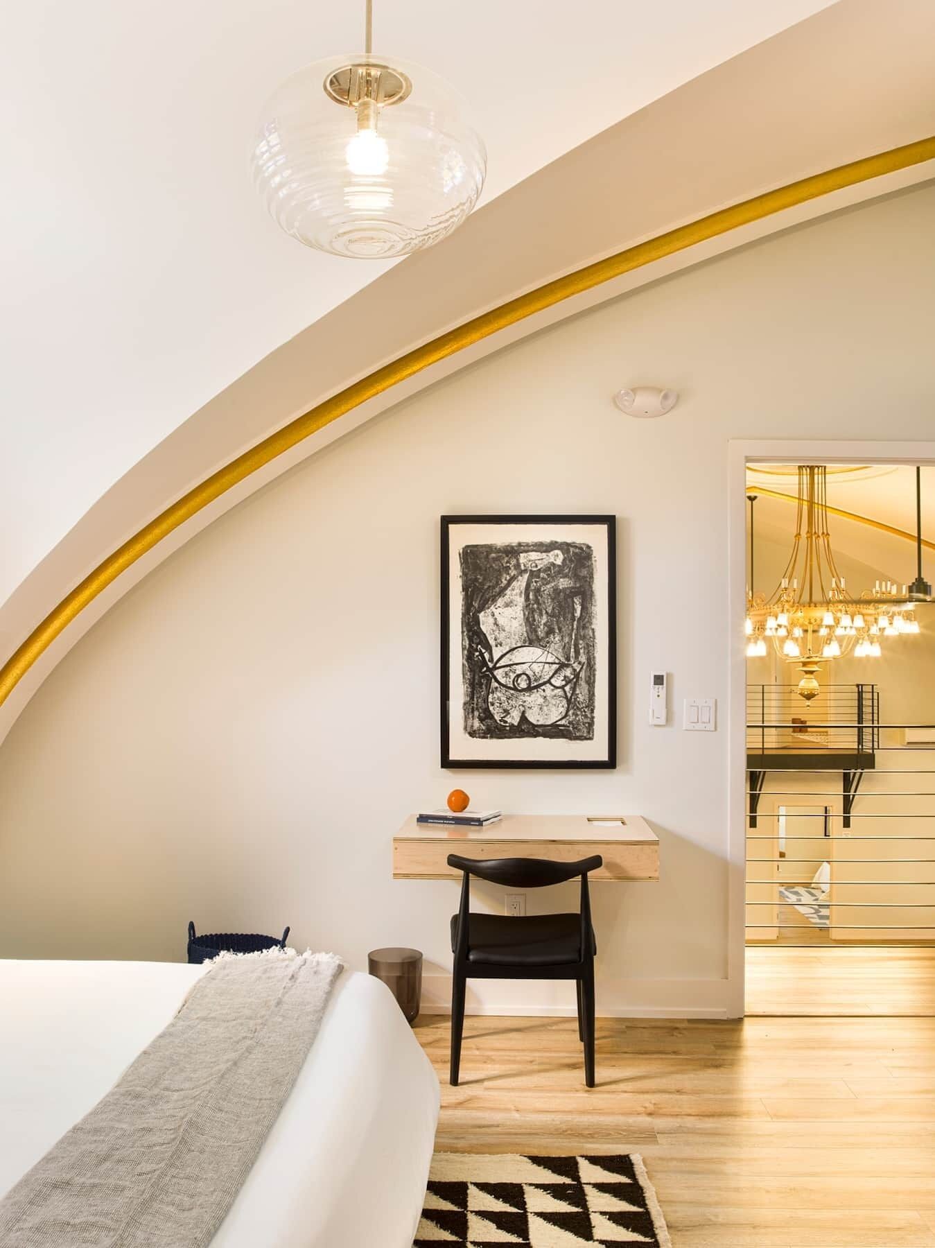 8 chambres, fer et planche à repasser, Wi-Fi, draps fournis