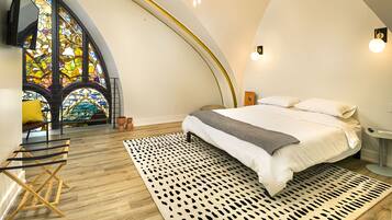 8 habitaciones, tabla de planchar con plancha, wifi y ropa de cama