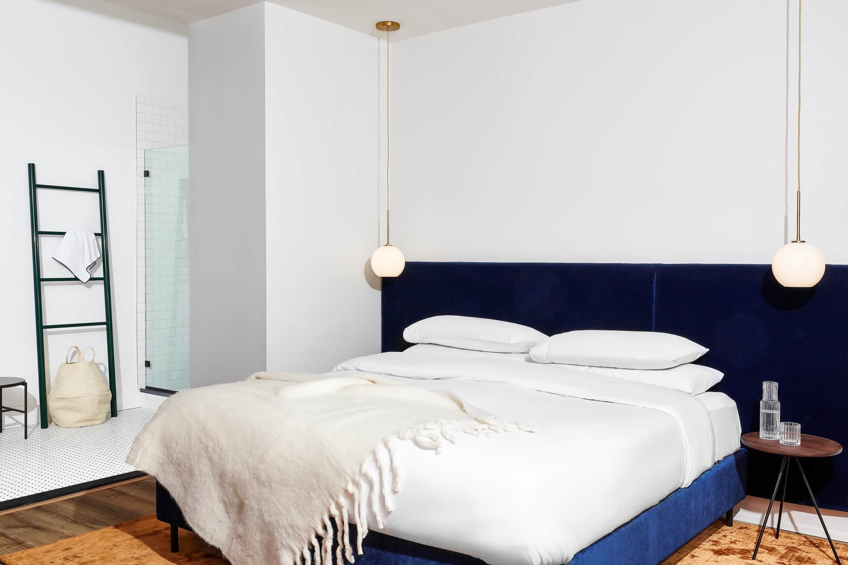 8 bedrooms, iron/ironing board, WiFi, bed sheets