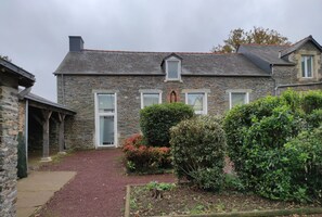 Front of property - Popote & Polochon (Saint-Martin-sur-Oust)