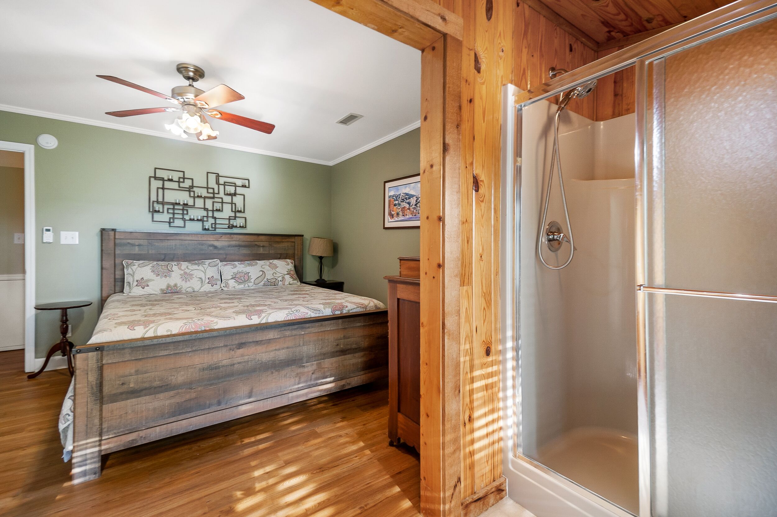 3 多间卧室、WiFi、床单