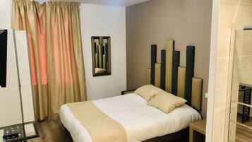 Kamar Double Comfort, ensuite, pemandangan kanal | 1 kamar tidur